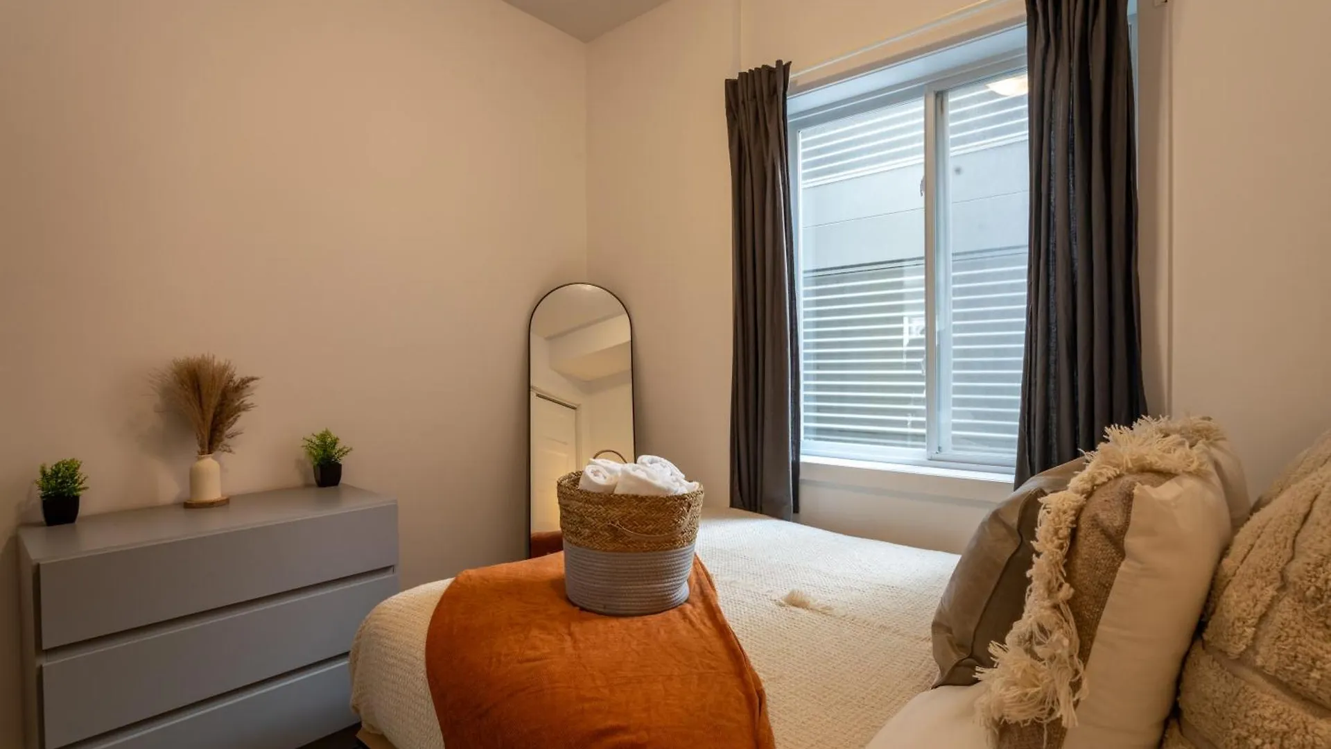 شقة Stylish 3Br In Griffintown Zq4 مونتريال 0*,  كندا