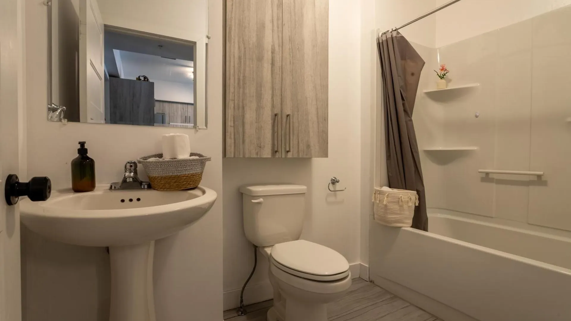 شقة Stylish 3Br In Griffintown Zq4 مونتريال 0*,